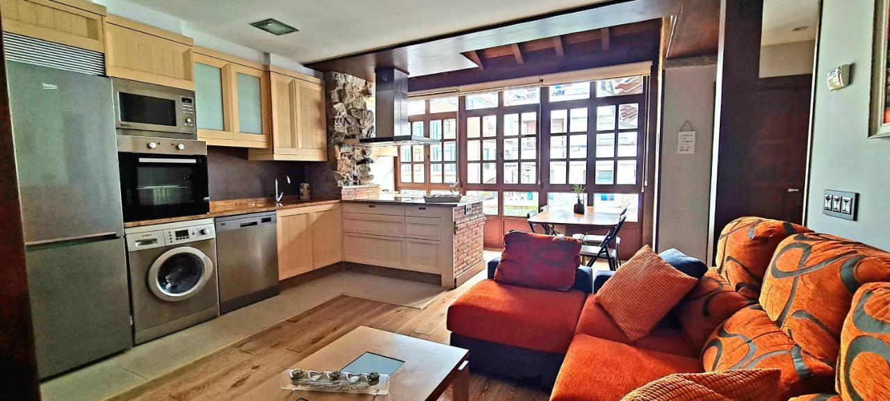 Apartamento del s XVI en el casco histórico de Luanco Exterior foto