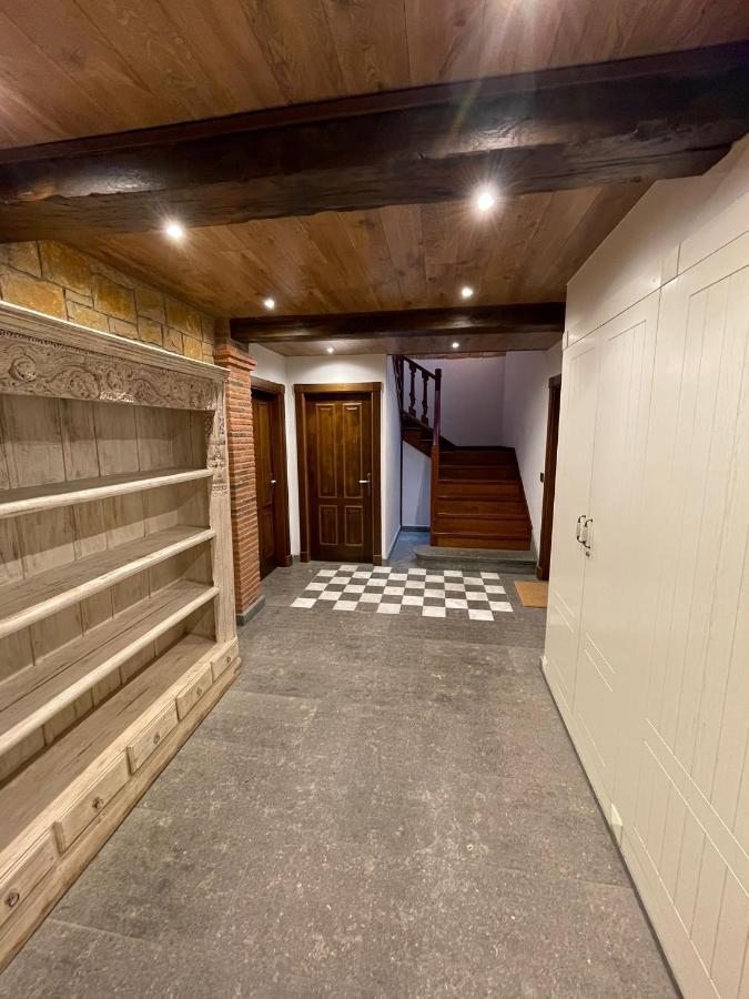 Apartamento del s XVI en el casco histórico de Luanco Exterior foto